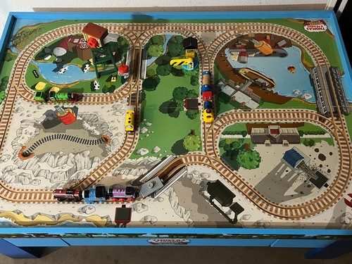 Thomas the train play table - train,